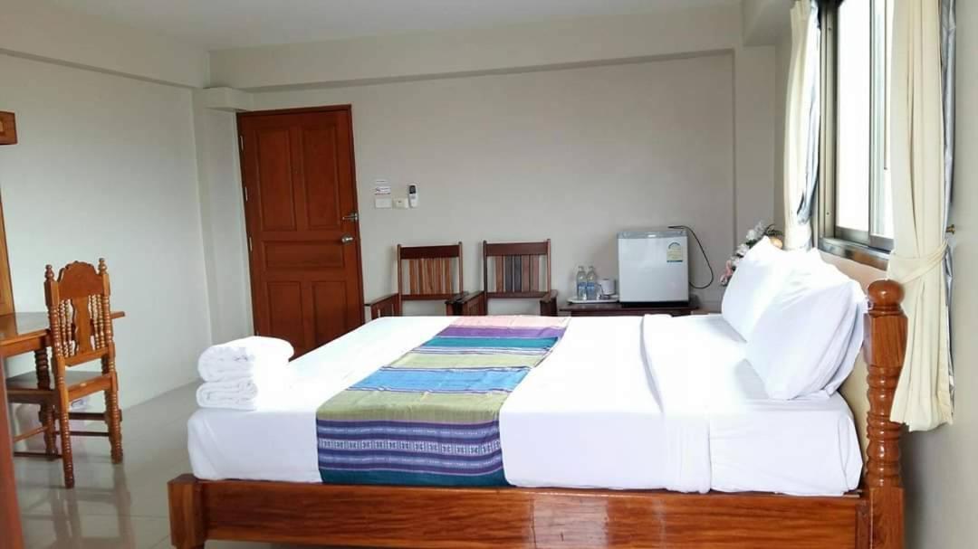ทรัพย์มุกดา แกรนด์ โฮเทล Submukda Grand Hotel Mukdahan Buitenkant foto